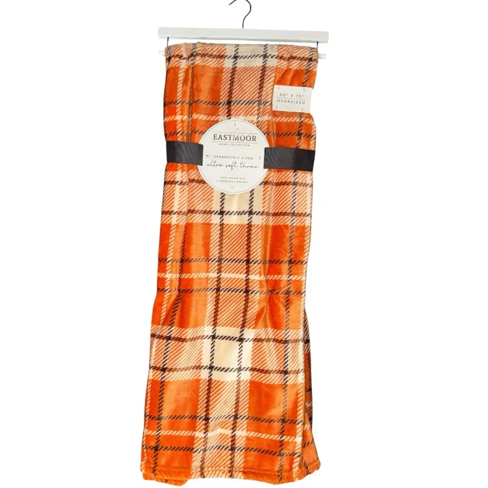 Eastmoor Home Collection Ultra Soft Throw - NWT - Picture 3 of 4